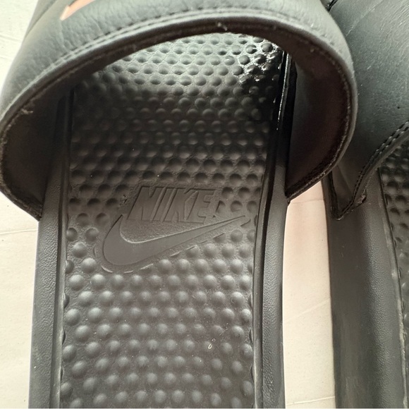 Nike Benassi Black Rose Gold Slide Sandals Size 10 Women - Picture 9 of 16